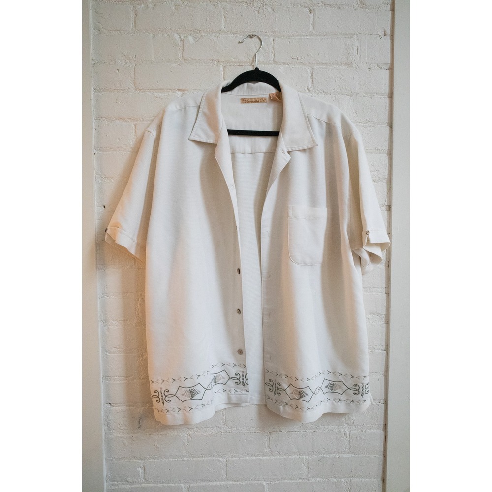 The Havanera Co Mens XL Cream Embroidered Camp Shirt Rayon Blend Short Sleeve